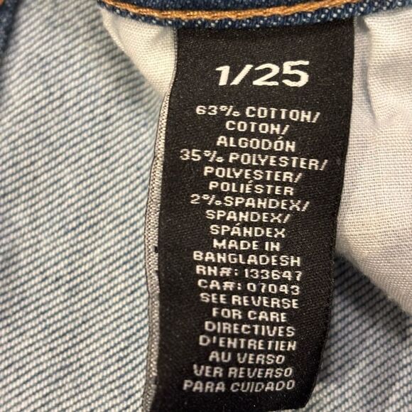 Altar’d State The Iconic Blue Denim Jean Shorts Size 25 - Picture 4 of 4